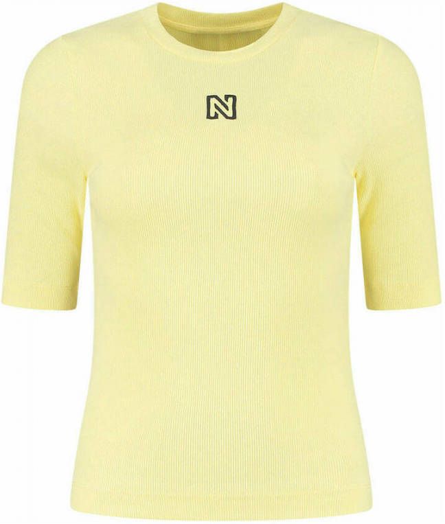NIKKIE T shirt met ribstructuur en logoborduring online kopen